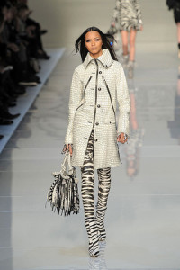 Blumarine-FALL-RTW-2010-RUNWAY-023_runway
