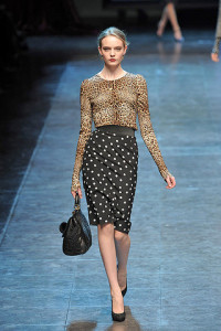 Dolce-Gabanna-FALL-2010-RTW-RUNWAY-029_runway